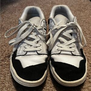 Etnies White and Black Sneakers Classic Skate Style